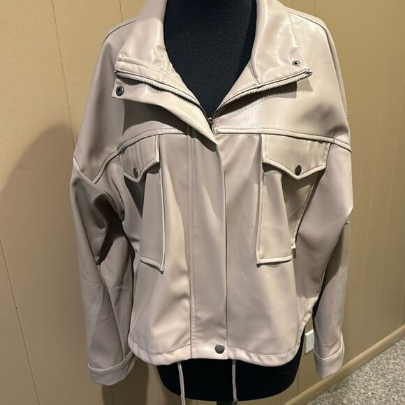 T Tahari Jackets & Blazers - T Tahari light taupe faux leather chest pockets drawstring hem bomber jacket.
